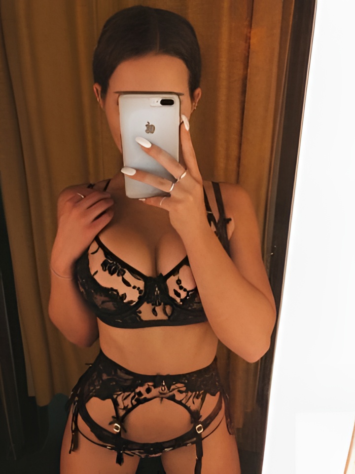 Сабина привлекальеная девушка из Волгограда цена от 3000 руб