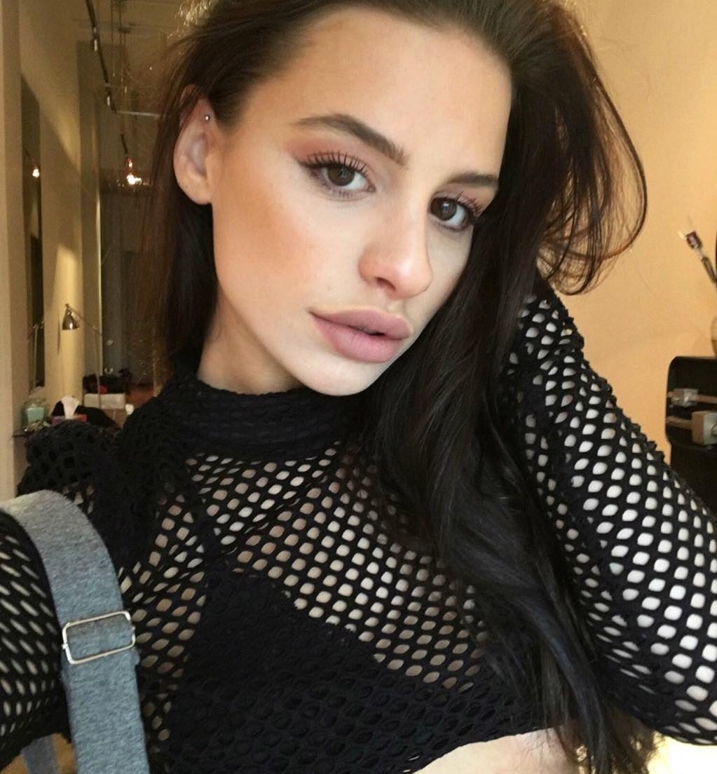 Надежда привлекальеная девушка из Волгограда цена от 3000 руб