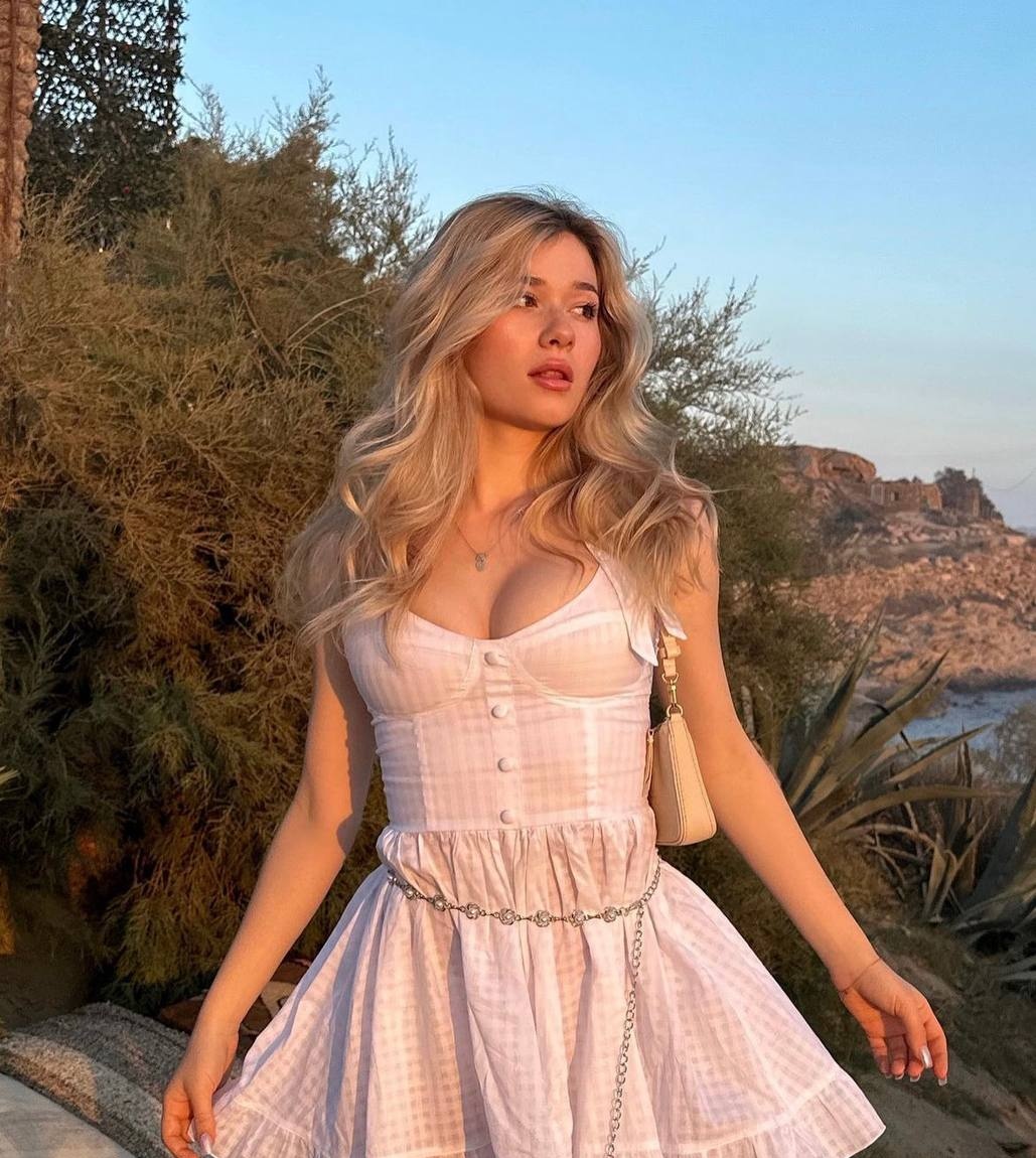 Настенька привлекальеная девушка из Волгограда цена от 3000 руб