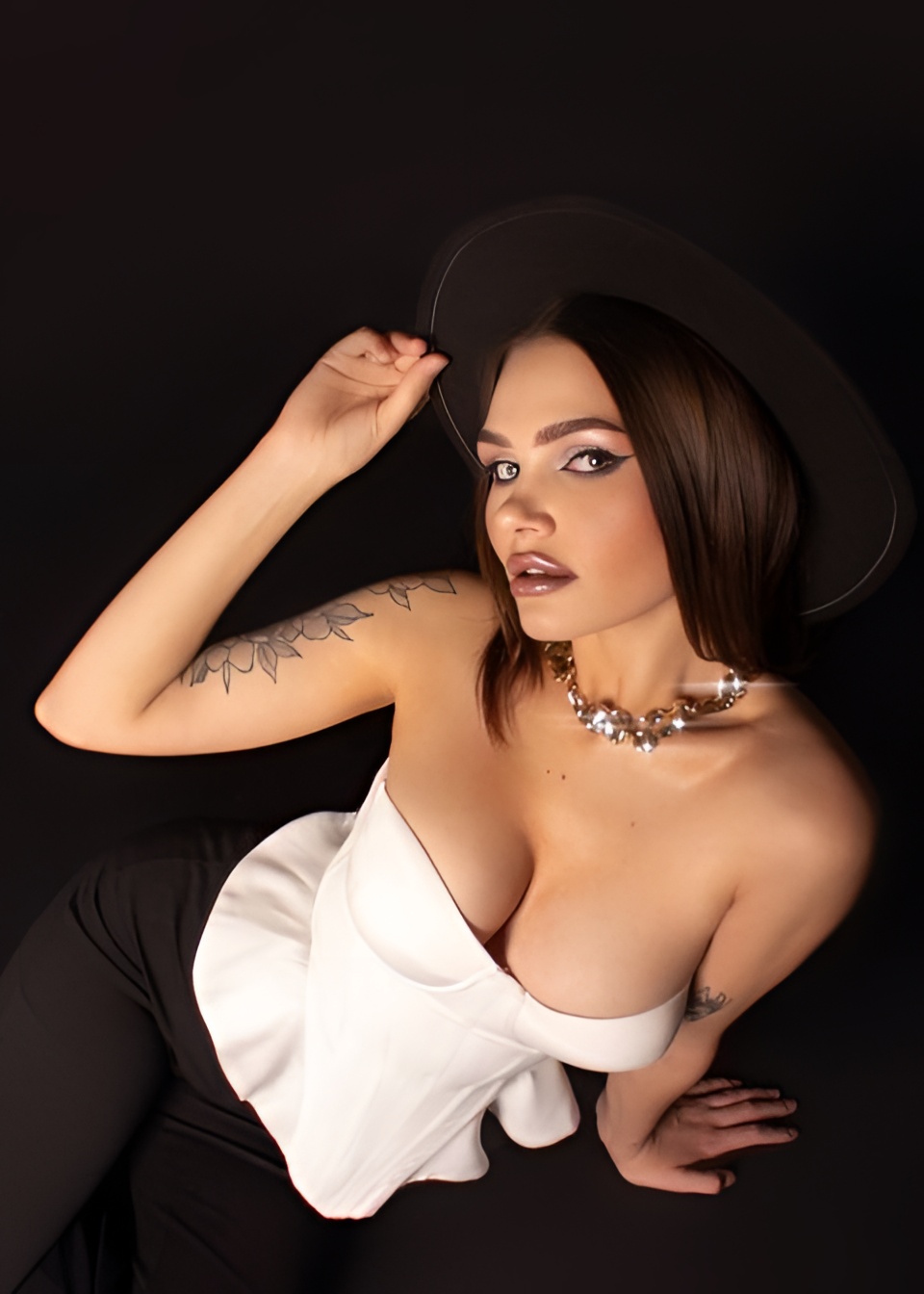 Яна привлекательная девушка из Волгограда цена от 6000 руб