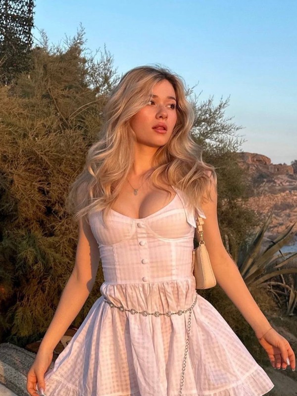 Настенька привлекательная девушка из Волгограда цена от 3000 руб